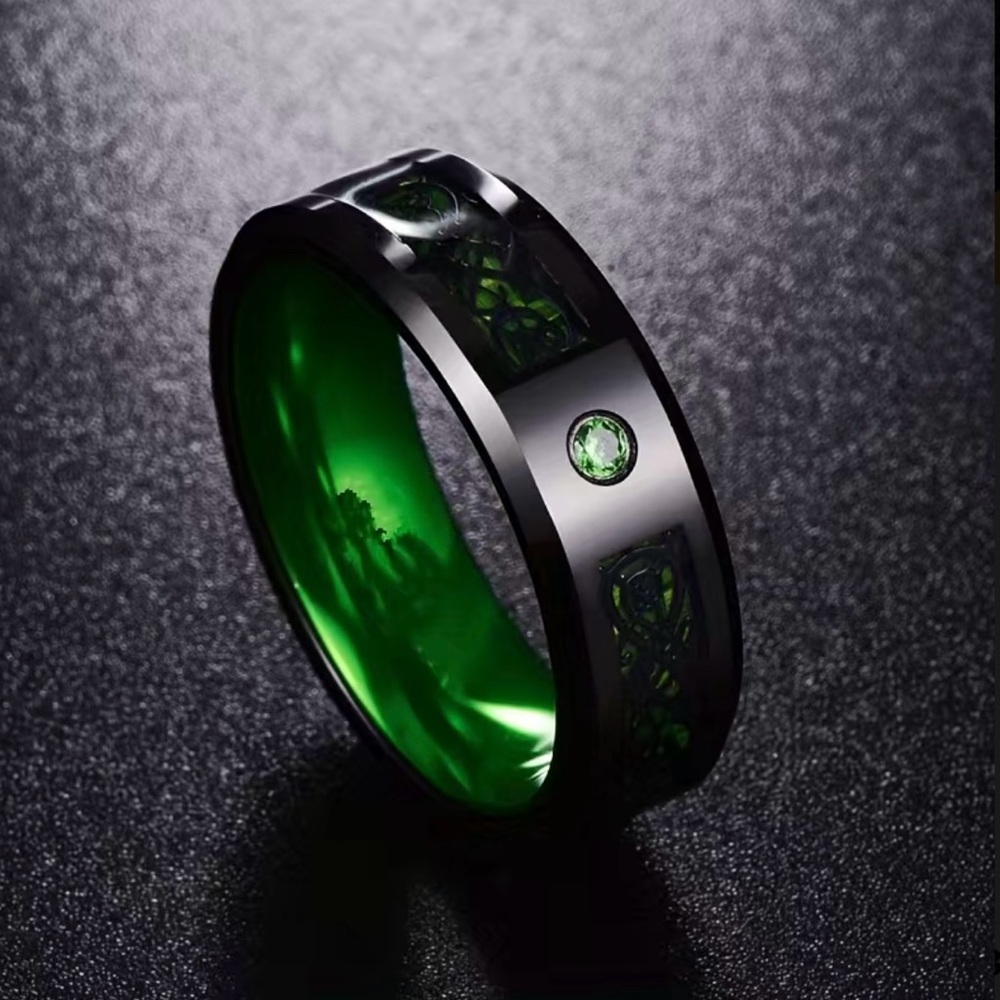 Ring w Black Dragon Pattern & Green Carbon Fiber Inlay Stainless Steel Size 7